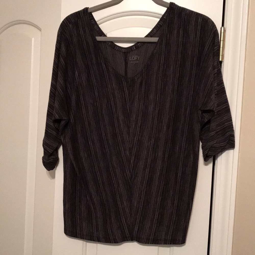 Loft XL top. fits more like a large to me.